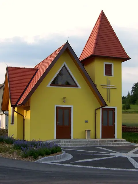 Die wunderschöne neu errichtete Dorfkapelle von Haid. | Foto: Archiv/privat