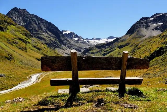 Blick von der Amberger Hütte 2.135 m zum Sulztalerferner. Rechts im Bild der östl. Daunkogel 3.330 m. Das Sulztal ist ein kleines Seitental des Ötztales (bei Längenfeld).  | Foto: Hermann Heinz