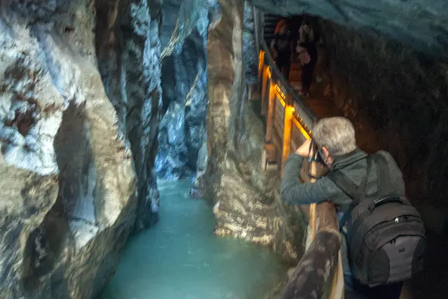 Bild # 2961: durch teilweise starke Kontraste ergeben sich fotografische Herausforderungen, welche an wolkenfreien Sonnentage noch zusätzlich verstärken.   | Foto: © by Ing. Günter Kramarcsik