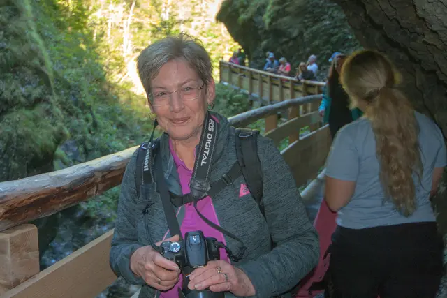 Bild # 2924: starker Besucherandrang auf dem Steig in die Schlucht | Foto: © by Ing. Günter Kramarcsik