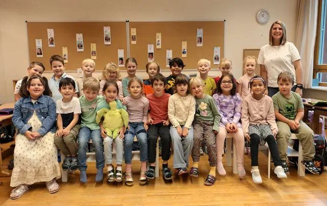 2025 Volksschule Michelhausen, 1b. mit Klassenlehrerin Katharina Mantler. | Foto: Christian Nowotny