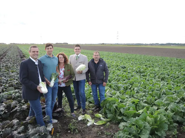 Kammerobmann Hannes Zehetner, Michael Bachl, Bezirksbäuerin Magdalena Grabler, Vizepräsident der Landwirtschaftskammer NÖ Lorenz Mayr, Obmann-Stellvertreter Hannes Reingruber | Foto: BBK KO