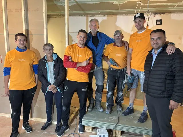 Schon bald sollen die Kabinen des FC Großhöflein neuem Glanz erstrahlen.  | Foto: Stefan Schneider