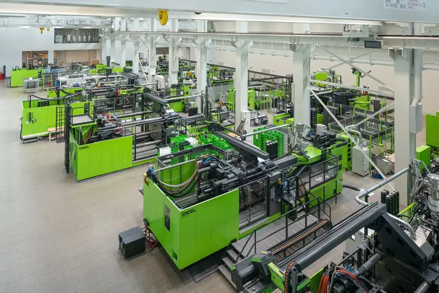 ENGEL Spritzgießzellen kombinieren modernen Maschinenbau, digitale Assistenz und Automation für eine vernetzte Produktion.  | Foto: Engel