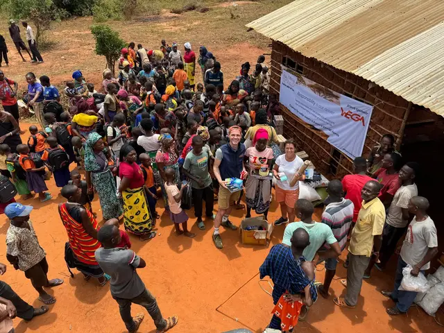 Im Grenzgebiet zwischen Kenia und Tansania wurde ein Tiefbrunnen errichtet, der den Zugang zu sauberem Trinkwasser für die Dorfbewohner deutlich verbessert. | Foto: Logistikunternehmen VEGA und Hakuna Matata