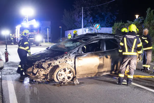 Der 36-jährige Feuerwehrkamerad erlitt durch den Unfall tödliche Verletzungen.  | Foto: TEAM FOTOKERSCHI / ANTONIO BAYER