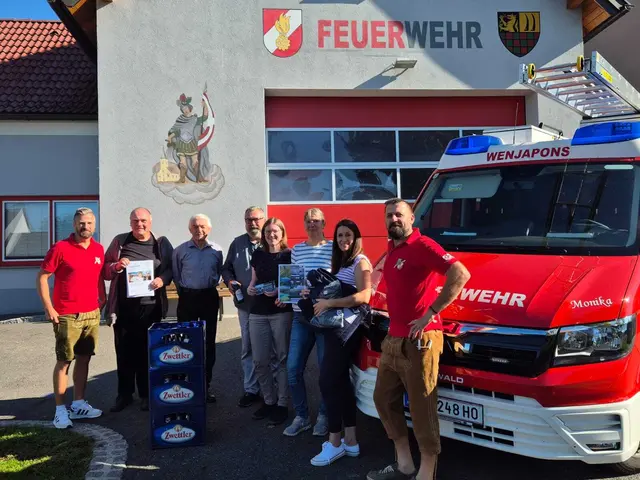 Kommandant-Stellvertreter Jürgen Stoiber, Franz Kloiber, Ernst Kreuter, Erich Rinder, Tanja Burger, Anita Eisner, Silvia Scheimer, Kommandant Gerhard Eisner (v.l.). | Foto: FF Wenjapons