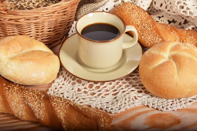 Der Duft frisch gebrühter Kaffeebohnen – der Start in den perfekten Morgen.
 | Foto: Symbolbild pixabay.com
