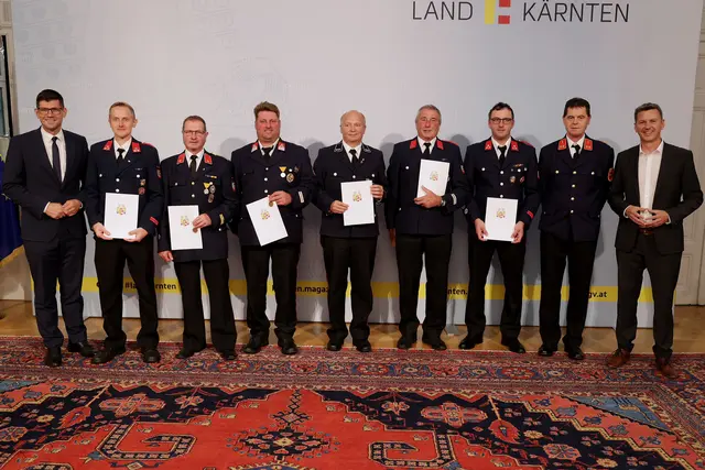 Sieben Mitglieder der FF Reintal durften die Katastrophenschutzmedaille entgegennehmen. | Foto: LPD Kärnten/Wajand