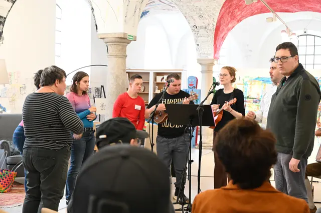 Das Café wurde um einen Laden erweitert, in dem von Menschen mit Beeinträchtigung gefertigte Produkte verkauft werden.   | Foto: Philipp Jachs, Institut Hartheim