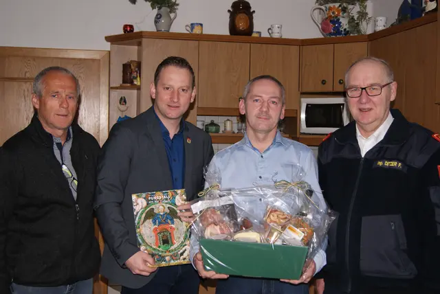 Franz Steiner (2.v.r.) zeigte große Zivilcourage. | Foto: Marktgemeinde Purgstall