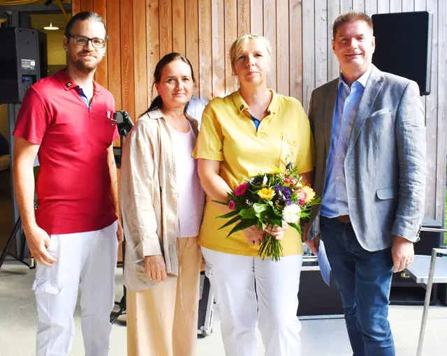 Gabriele Fink - Möslinger (2. v. r.) wurde im Rahmen des Grillfestes in die Pension verabschiedet. | Foto: PBZ Korneuburg