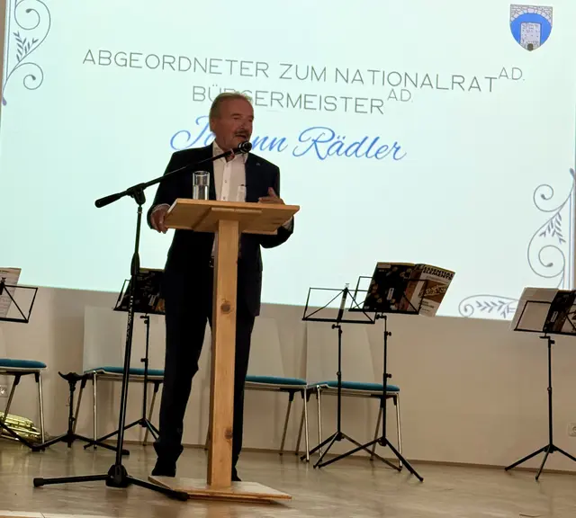 Nationalrat und Bürgermeister a.D. Johann Rädler hielt die Laudatio über Hubert Mohl