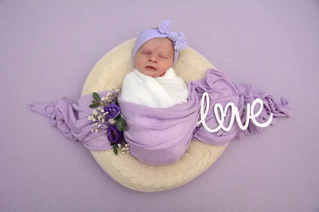 Name: Alma
Geburtsdatum: 08.09.2025
Gewicht: 3.330 g
Größe: 51 cm
Eltern: Tereza und Andrei Sfantar aus St. Barbara im Mürztal | Foto: Babysmile
