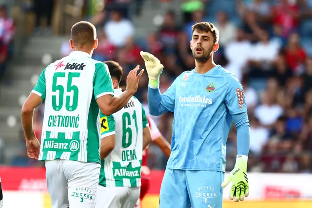 Nenad Cvetković (l.) und Niklas Hedl während der Bundesliga-Begegnung gegen GAK. | Foto: ERWIN SCHERIAU / APA / picturedesk.com
