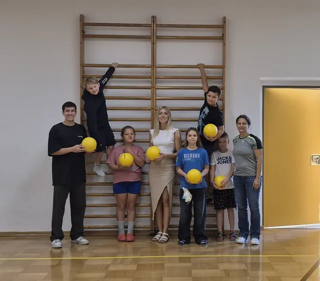 Der Verein "Flib" – Familie in Bewegung sorgt zum Schulstart wieder für Bewegung. Mit der Übergabe neuer Bälle an die Volksschule Heiligenkreuz am Waasen beginnt ein bewegtes Jahr, dem nichts im Wege steht. | Foto: FLIB