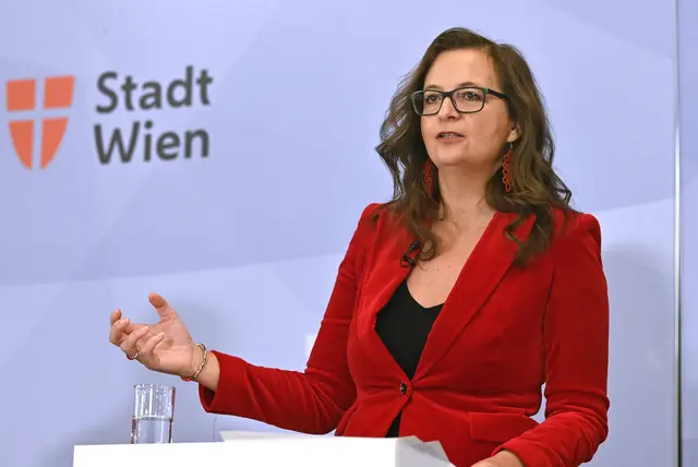  Für Wiens Mobilitätsstadträtin Ulli Sima (SPÖ) biete der S1-Ausbau die zentrale Voraussetzung für das Ende der "Stauhölle" auf der Tangente.  | Foto:  HANS PUNZ / APA / picturedesk.com