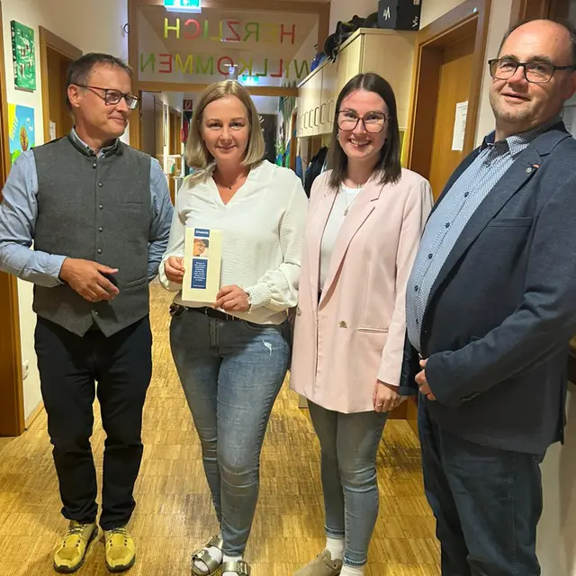 Beim Besuch in der Diakonie konnten Matthias und Erhard eine Spende von 2.000 Euro übergeben. | Foto: Kiwanis Club Gailtal