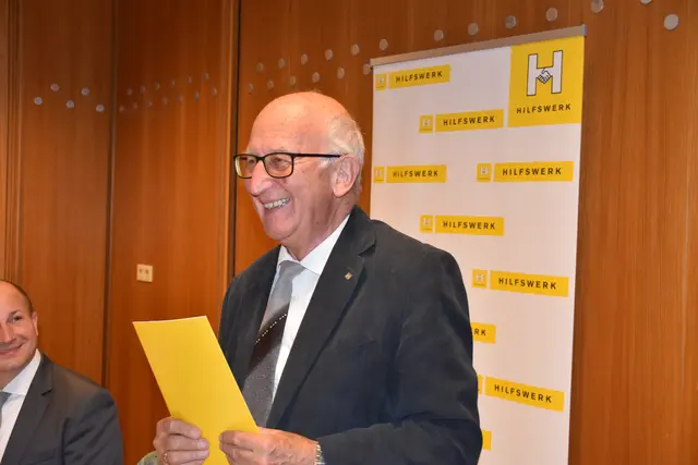 Grundsätzlich gehe es den Senioren in Schwechat zwar „bisher ganz gut“, dennoch warnt der Obmann davor, die Älteren über Gebühr zu belasten: „Wir dürfen nicht die einzigen Sanierer des Budgetdefizits sein." | Foto: Alexander Paulus