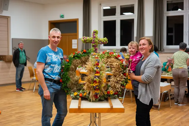Andreas und Maria Tomek mit Tochter Marie. | Foto: Santrucek