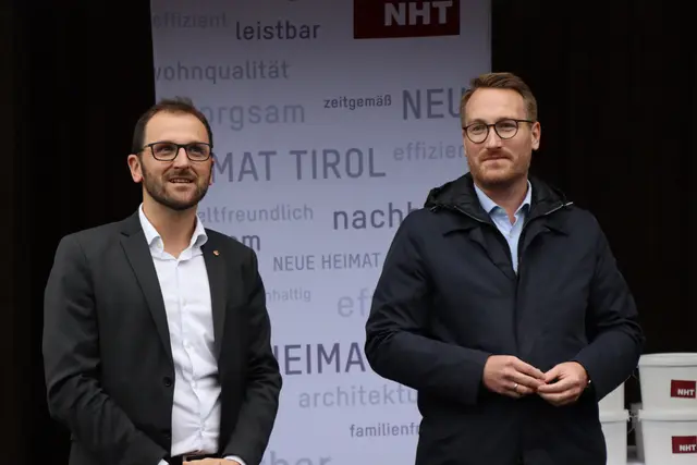 LAbg. Kolland und LH-Stv. Wohlgemuth betonten bei ihren Ansprachen, wie wichtig die Wohnbauförderung des Landes Tirol ist. | Foto: Christiane Nimpf
