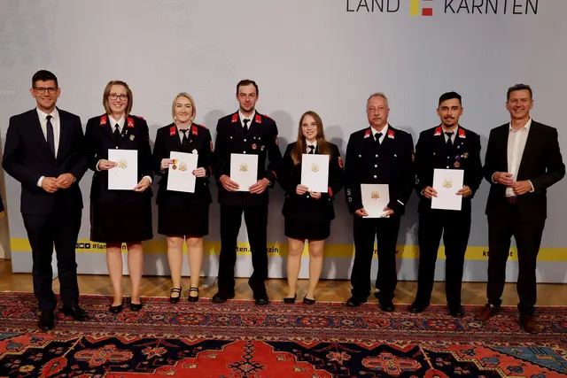 Sechs Kameraden der FF Flattach-Fragant wurde ausgezeichnet. | Foto: LPD Kärnten/Wajand
