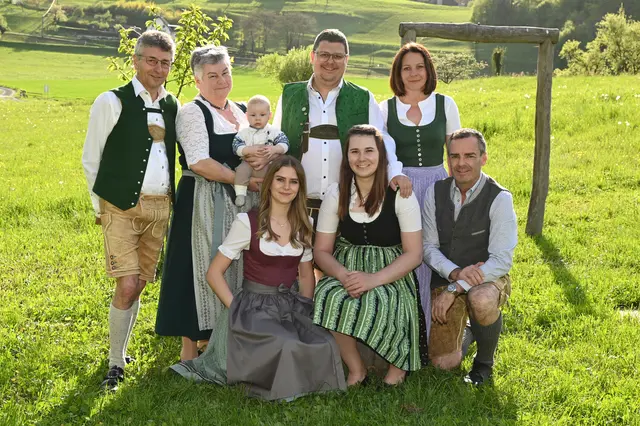Drei Generationen stehen hinter dem Erfolg des Schusterbauers. Jetzt feiert Familie Lanz das 60-jährige Bestehen ihres Gasthauses. | Foto: privat