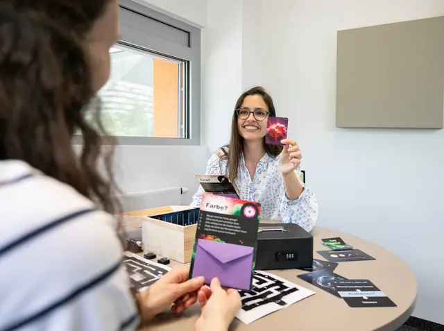 Ein eigens konzipiertes Escape Game bringt Schüler:innen die Phänomene aus der Welt der Quanten näher. | Foto: Universität Innsbruck/Fessler