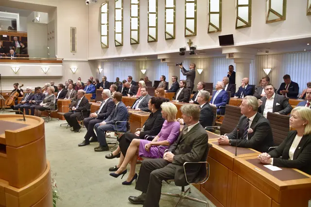 Zahlreiche Vertreterinnen und Vertreter aus Politik, Wirtschaft und Gesellschaft folgten der Einladung.  | Foto: Stefan Schneider