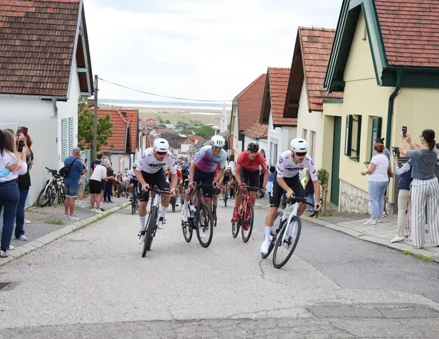 Die Spitze heuer am Mörbischer "Schafrichter". 2029 könnten die Zuschauer ähnliche Bilder erwarten.  | Foto: sportshot.de