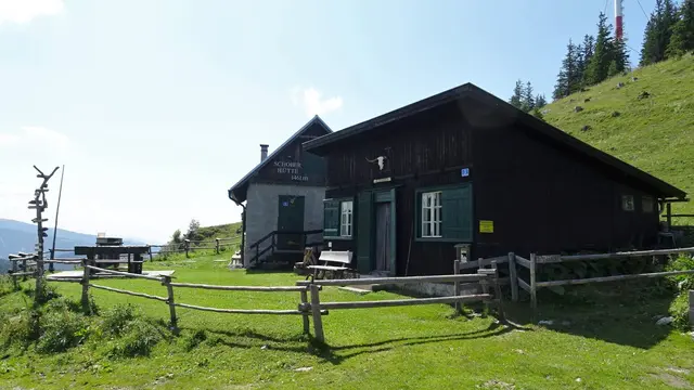 ... vorbei an der Schober-Almhütte (1461 m ü.A.) und zuletzt ... | Foto: © Silvia Plischek