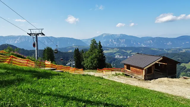 Wieder retour am Hirschenkogel nahe der Gondelbahn und alsbald ... | Foto: © Silvia Plischek