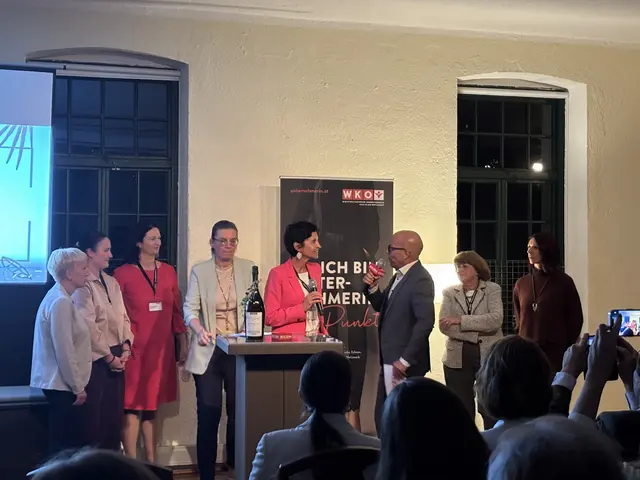 Das neue Aktivteam im Gespräch. | Foto: MeinBezirk Perg/Köck