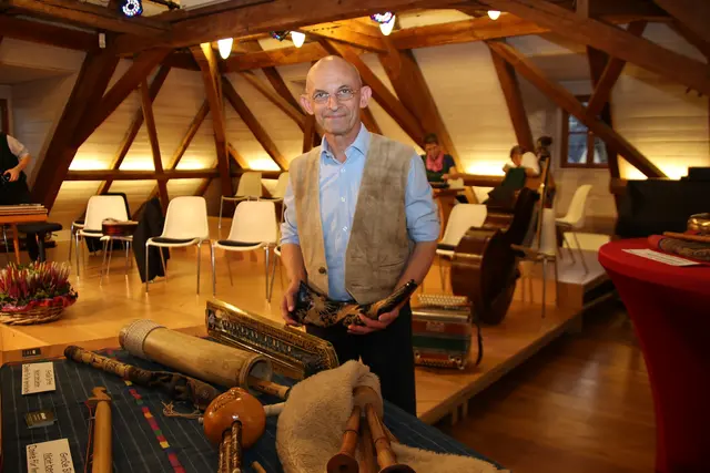 Über 7.000 Musikinstrumente besitzt Askold zur Eck.