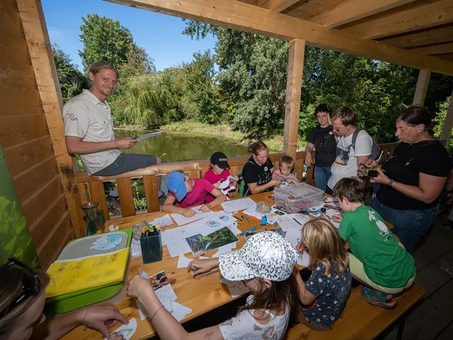 Anlässlich des „Welttags des Kindes“ lud der Nationalpark Donau-Auen Familien auf die Schlossinsel in Orth an der Donau. | Foto: Nationalpark Donau-Auen/Kovacs