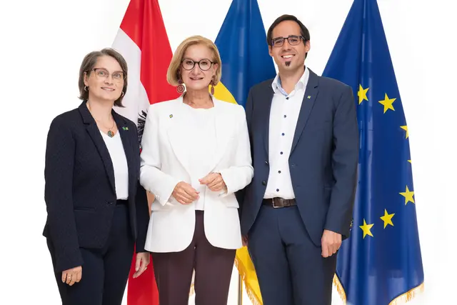 Bürgermeisterin Elisabeth Wachter, Landeshauptfrau Johanna Mikl-Leitner und Bürgermeister David Süß. | Foto: VPNÖ