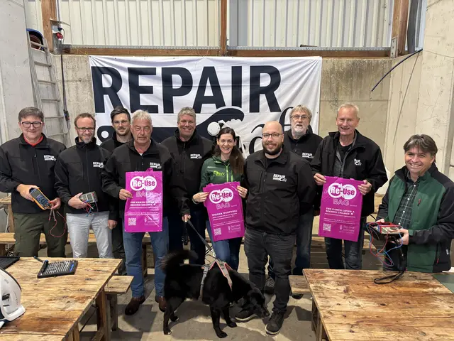 Das Team des AWV-Bad Radkersburg freute sich über neue Arbeitsbekleidung. | Foto: MeinBezirk/Gerda Sammer-Schmidt