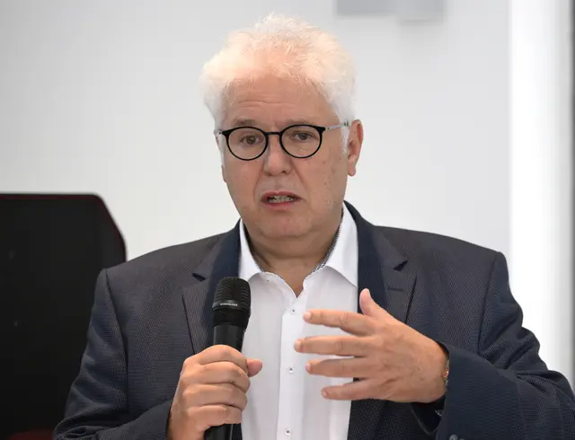 ÖGK-Chef Andreas Huss spricht sich in einem Interview für eine gemeinsame Gesundheitsfinanzierung in der östlichen Region aus. (Archiv) | Foto: HARALD SCHNEIDER / APA / picturedesk.com