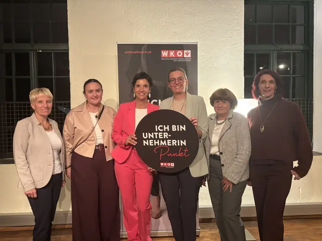 Das Aktivteam von "Frau in der Wirtschaft Perg", von links Tanja Neudorfhofer, Lisa Stundtner, Vorsitzende-Stellvertreterin Christina Pilsl, Vorsitzende Verena Ebenhofer, Heidemarie Derntl und Maria Kaindl. Nicht am Bild Stellvertretende-Vorsitzende Elisabeth Medel. | Foto: MeinBezirk Perg/Köck