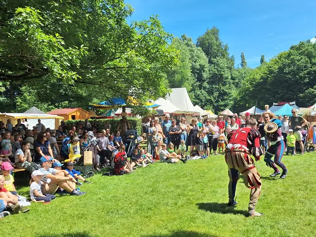Das Mittelalterfest lockt mit zahlreichen spannenden Vorführungen. | Foto: Tourismusverband Hausruckwald