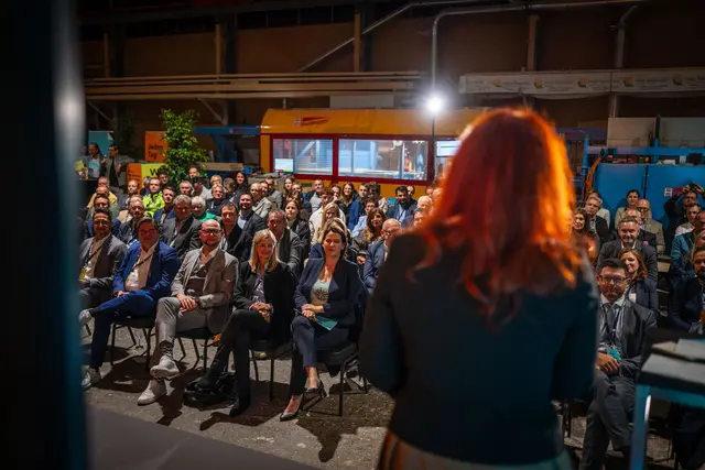 Volles Haus bei der Bezirksgruppenhauptversammlung Innsbruck Land bei Dach+Fach Holzbau in Polling. | Foto: Tiroler Wirtschaftsbund