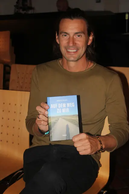 Andreas Schlintl hat sich nun auch unter die Buchautoren begeben. | Foto: Josef Hofmüller