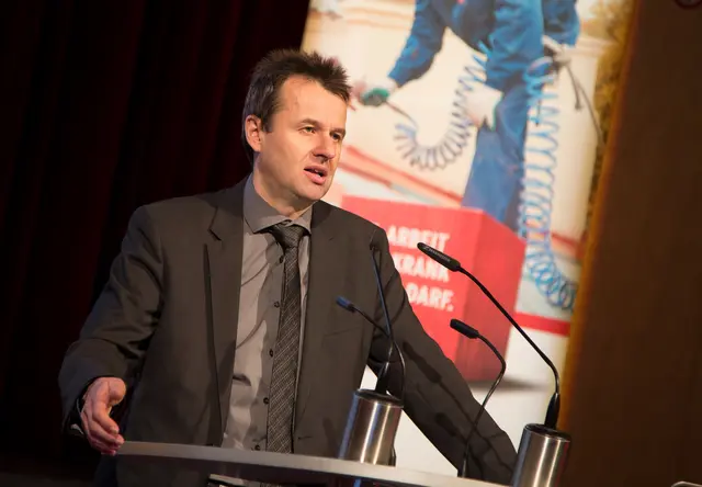 Werner Anzenberger ist der Frage nachgegangen, ob der Leitendorfer Steinbruch in der Vergangenheit allen Auflagen und Gesetzen gerecht wurde und wird. | Foto: Selina Graf/AK Stmk.