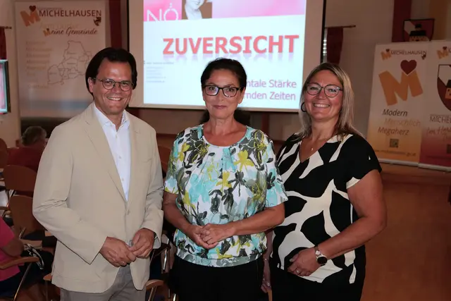 Info-Abend zum Thema Zuversicht mit Natalia Ölsböck: Bgm. Bernhard Heinl, Natalia Ölsböck, Sylvia Aichinger | Foto: Marktgemeinde Michelhausen