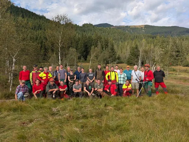 Viele helfende Hände waren Teil der Aktion. | Foto: oebf
