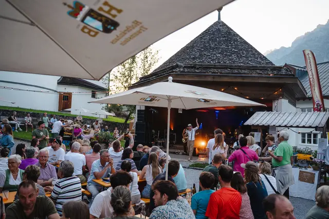 Tolle Stimmung am Schulhausplatz (Musikpavillon) in Leogang | Foto: Michael Geißler