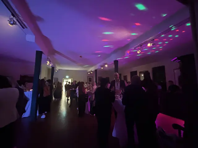 Netzwerkabend "Frau in der Wirtschaft" – gemütlicher Ausklang bei Imbiss und mit Musik. | Foto: MeinBezirk Perg/Köck