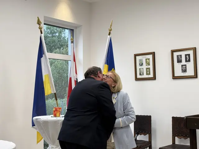 Bürgermeister Hubert Luger mit Landeshauptfrau Johanna Mikl-Leitner. | Foto: Lina Chalusch