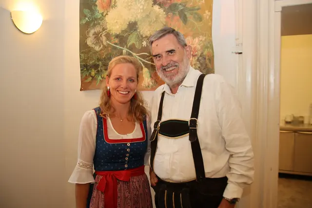 Karolin und Franz Josef sorgten für Würstel und Getränke.