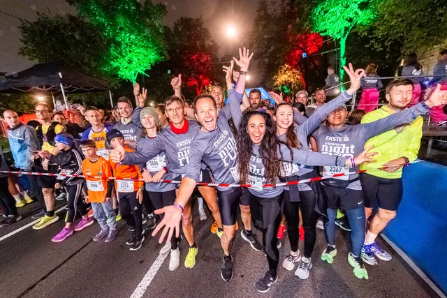 Am kalten Donnerstagabend nahmen 22.000 Läuferinnen und Läufer beim Vienna Night Run teil. | Foto: Vienna Night Run/Stephan Schütze